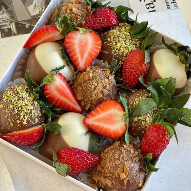 Клубника в шоколаде SweetGift.ru