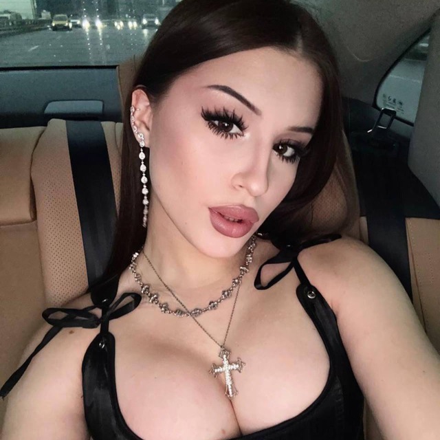 АВРОРКА / ГОСПОЖА ЭВЕЛИНА