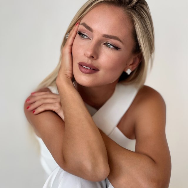 Алёна Фролова