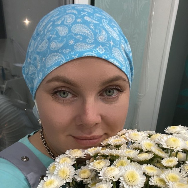 Подолог в бандане
