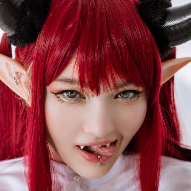 Demonisia Cosplay