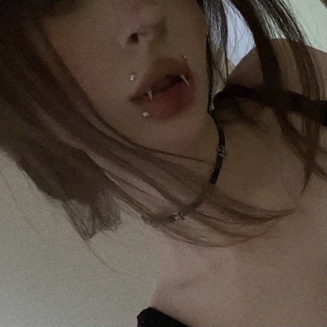 bl@0d.hh