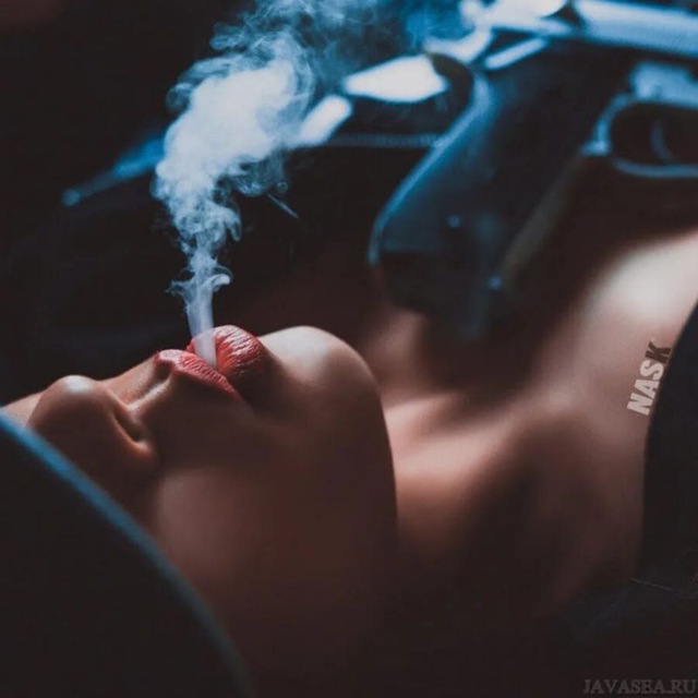 𝑆𝑚𝑜𝑘𝑒 & 𝑉𝑒𝑙𝑣𝑒𝑡