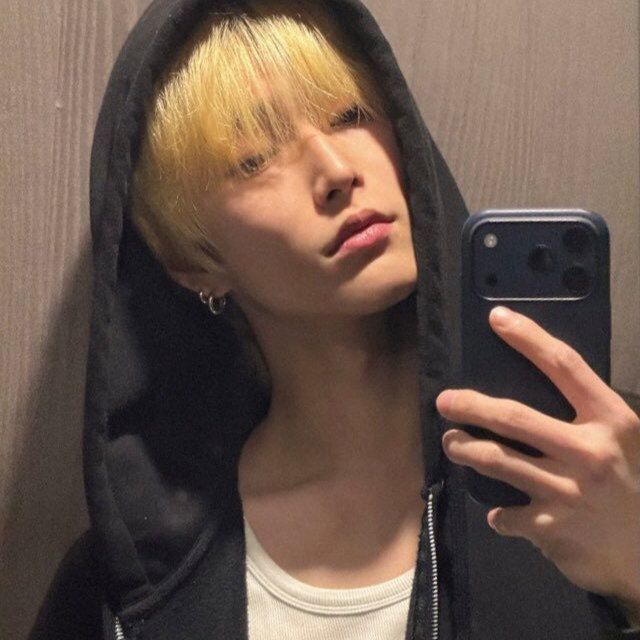 ᅠ ᅠyxOng