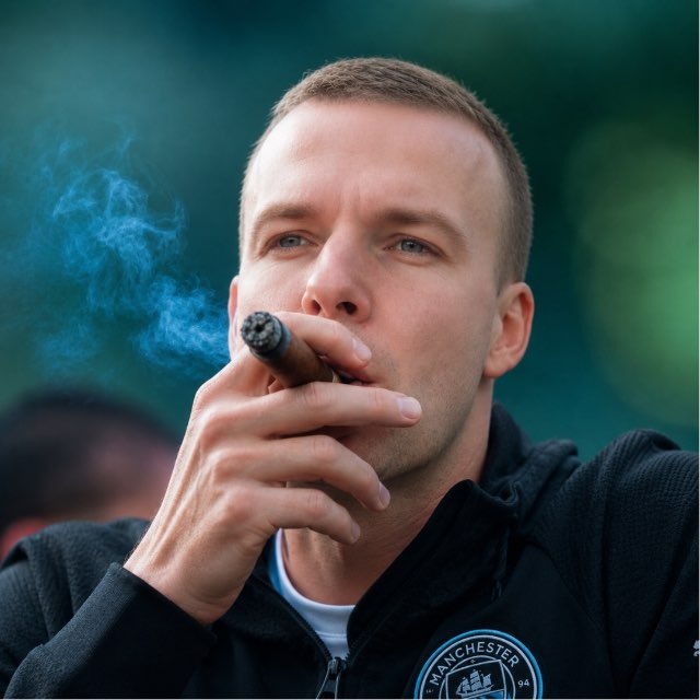 Футбольный Артем