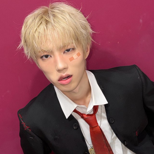 mingming !? 𝜗ৎ