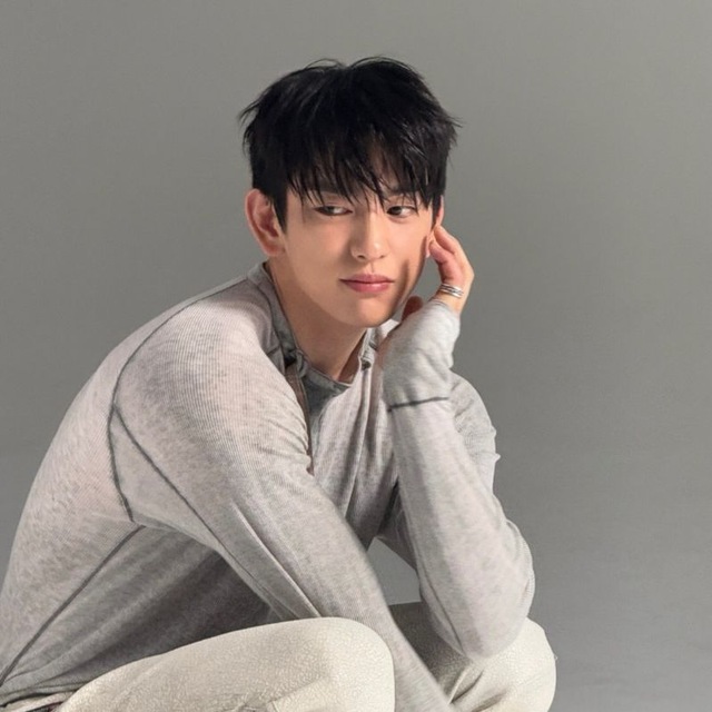 dive ✸ with jinyoung ᶻ z