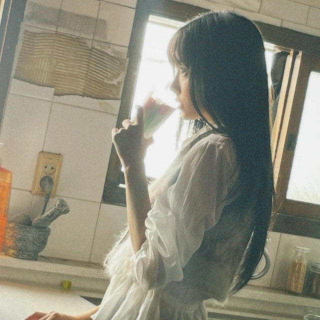 𝗛𝗬𝗘 薄明 moōn.
