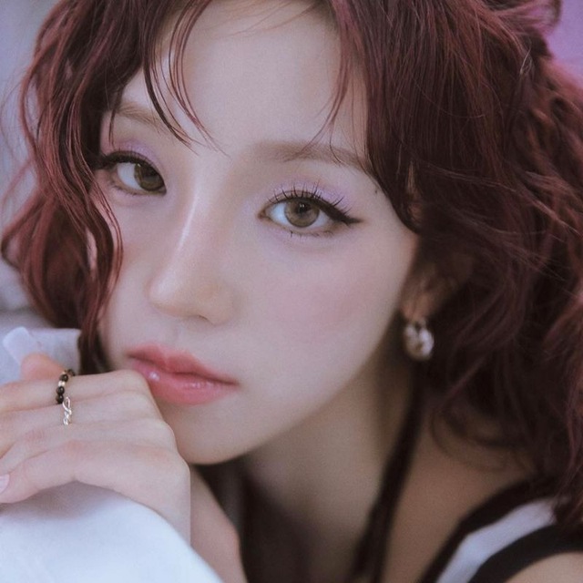 우기 Song Yuqi