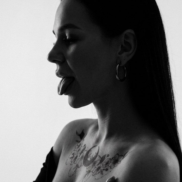 🖤𝑻𝒉𝒆 𝑩𝒍𝒂𝒄𝒌 𝑸𝒖𝒆𝒆𝒏🖤