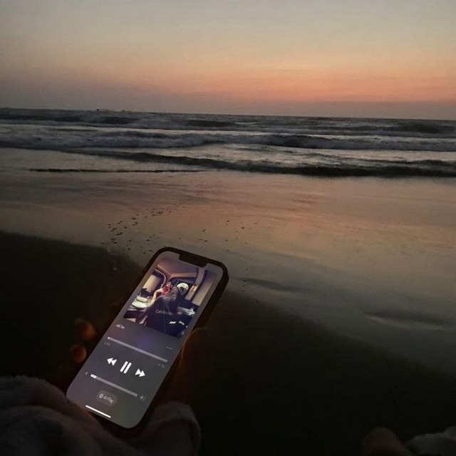 𝐚 𝐬𝐡𝐚𝐝𝐨𝐰.