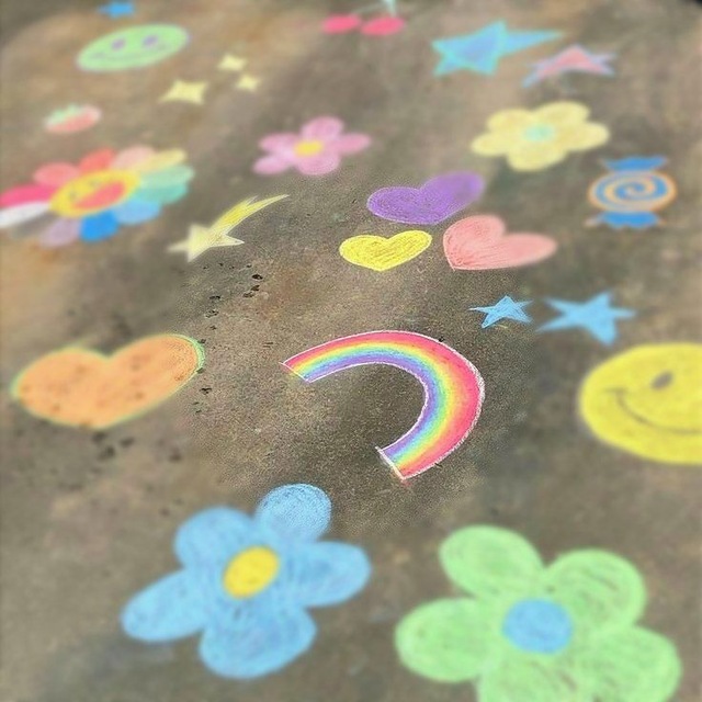 《 ✨ 𝙶𝚘𝚕𝚍𝚒𝚎'𝚜 𝙽𝚞𝚛𝚜𝚎𝚛𝚢 🌈》