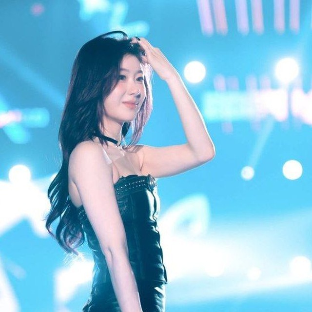 Attractive Lee 🎐
