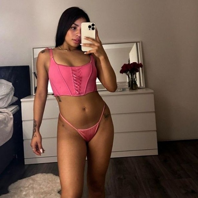 𝐒𝐨𝐛𝐫𝐢𝐧𝐡𝐚 𝐧𝐚 𝐂𝐚𝐦𝐚 🛌🥵