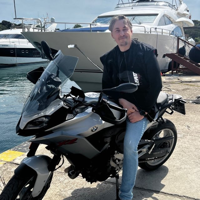 XR Daily