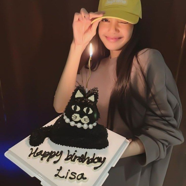 Happy birthday, Lien!!