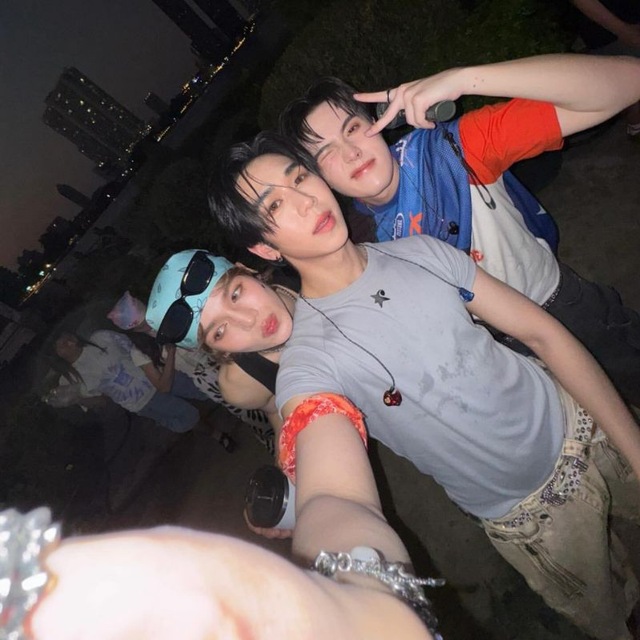 kitty flio boys